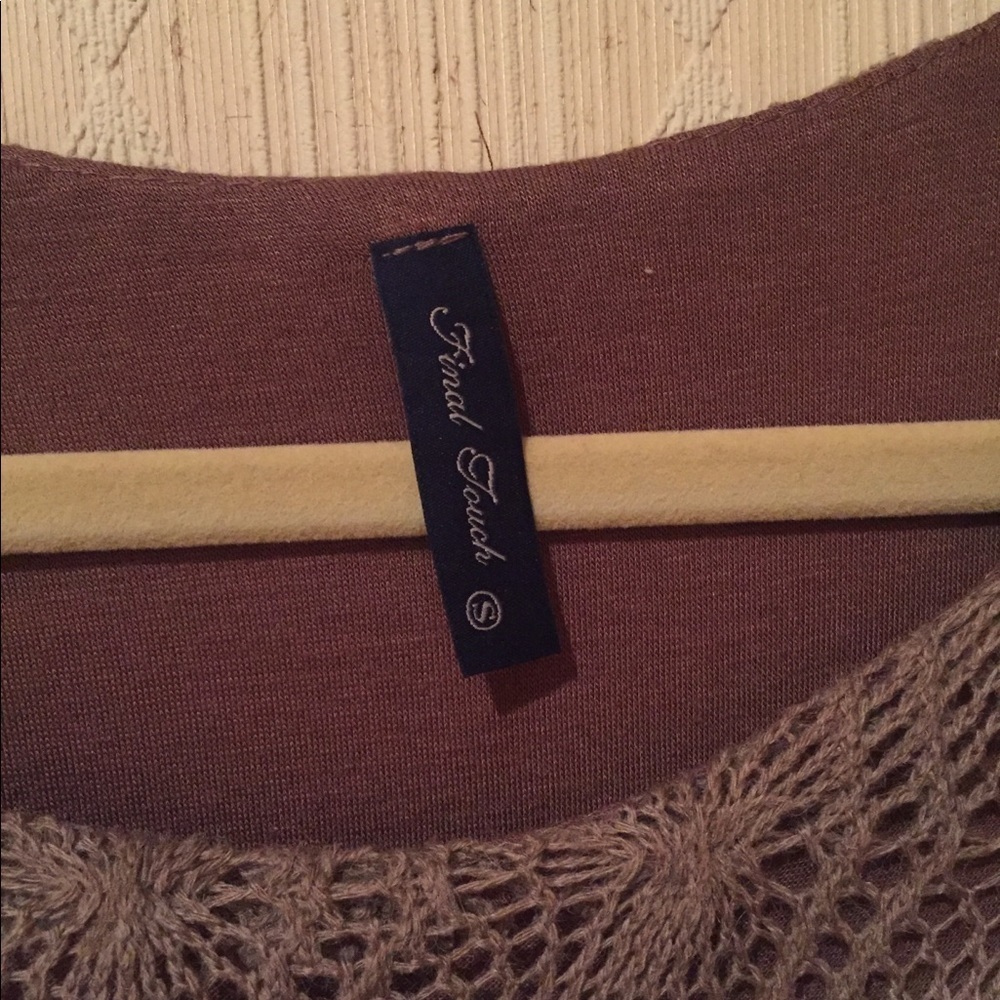 Beautiful Tan crocheted blouse Sz S - Picture 2 of 3